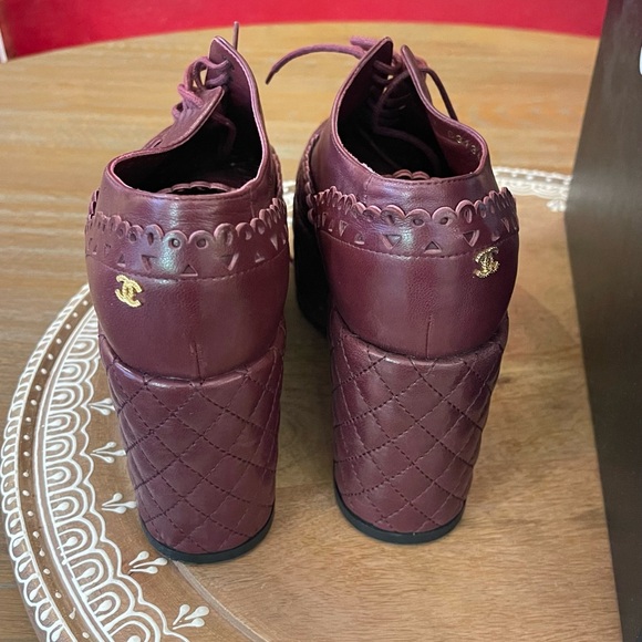 Chanel Interlocking CC Logo Quilted Platform Oxford Pumps Size 36.5 - Picture 4 of 9